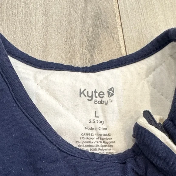 Kyte Baby Size Large 2.5 tog Navy Blue Sleeveless Sleeping Bag Sleep Sack - Picture 2 of 8
